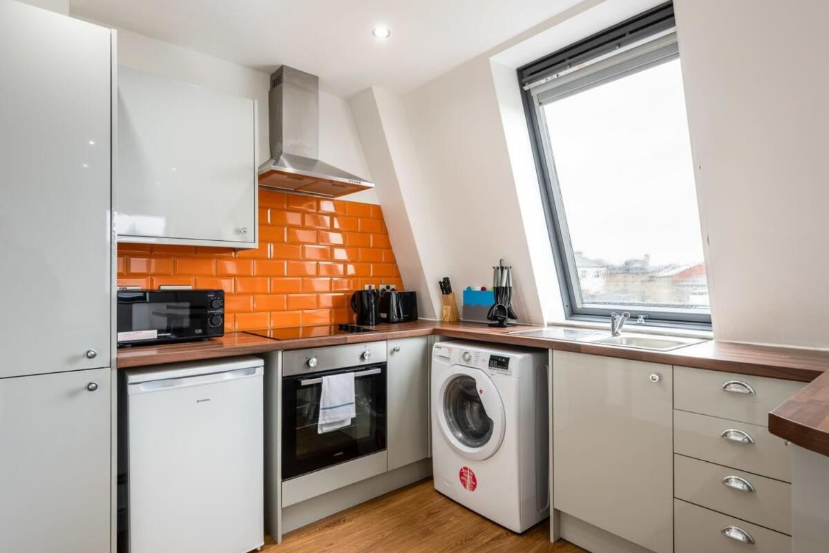 Modern 1 Bed Budget Apartment In Central הליפקס מראה חיצוני תמונה