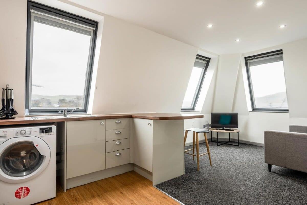 Modern 1 Bed Budget Apartment In Central הליפקס מראה חיצוני תמונה